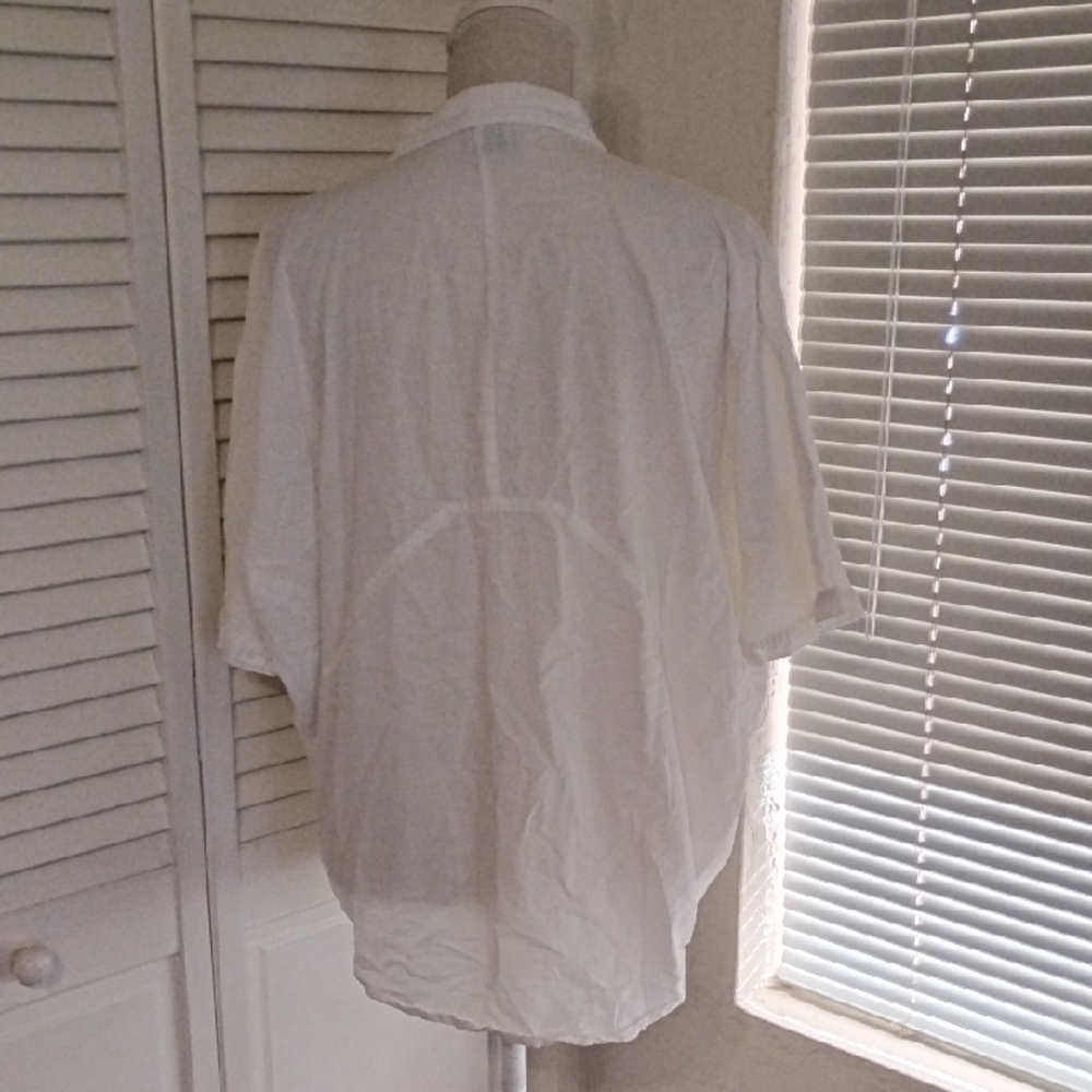 Elegant White Women's Button Down Shirt - Picture 5 of 6
